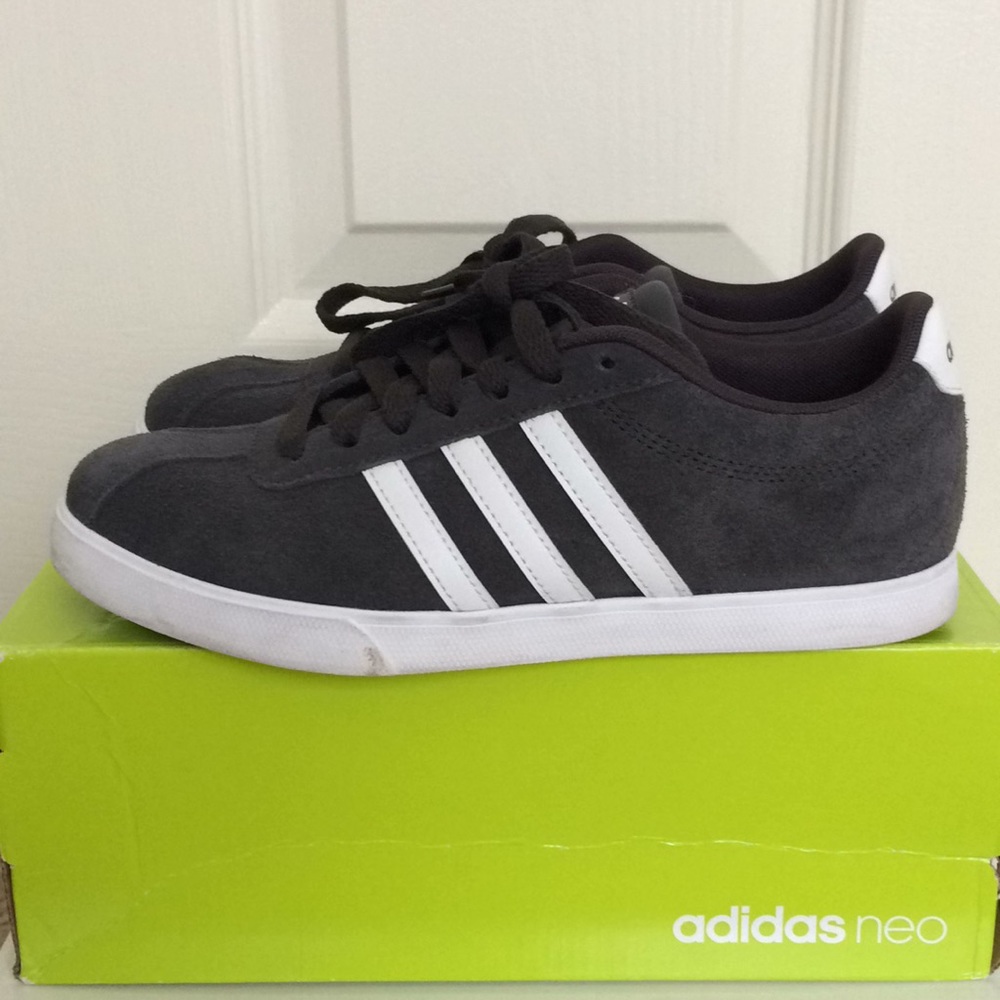 Adidas Courtset size 6
